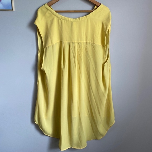 Torrid Women's Yellow Sleeveless Button V-Neck Sheer Blouse Size 4X - Picture 4 of 9
